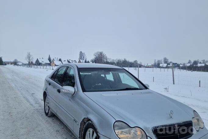 Mercedes-Benz C-Class W203/S203/CL203 Sedan