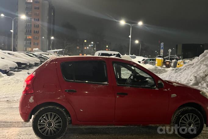 Dacia Sandero 1 generation Hatchback