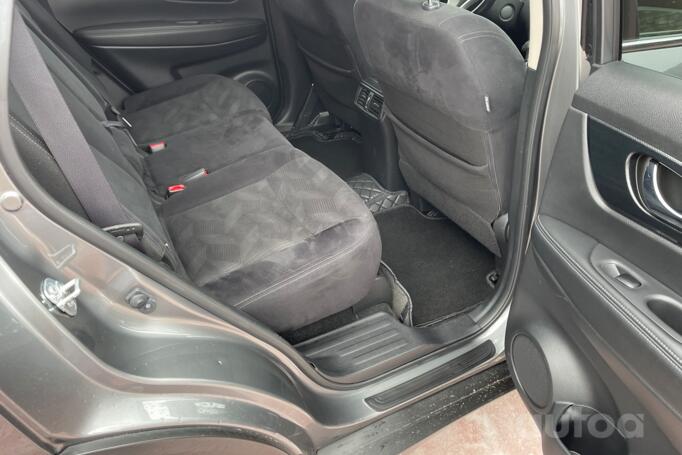 Nissan X-Trail T32 Crossover