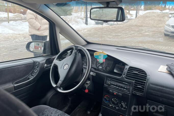Opel Zafira A Minivan 5-doors