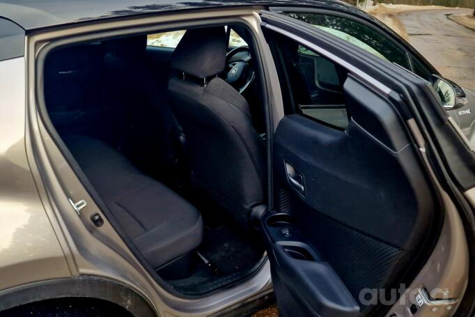 Toyota C-HR 1 generation Crossover