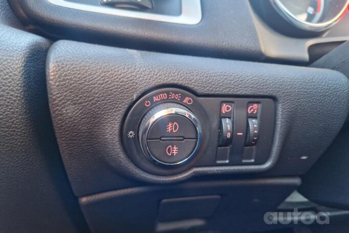 Opel Astra J [restyling] Hatchback 5-doors