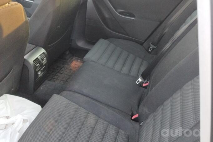 Volkswagen Passat B6 wagon 5-doors