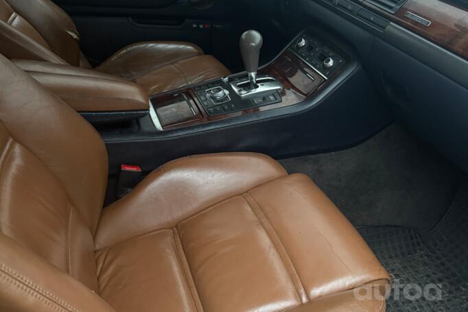 Audi A8 D3/4E Sedan