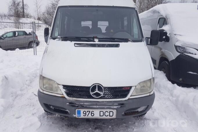 Mercedes-Benz Sprinter First generation