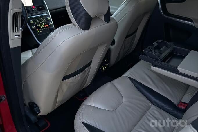 Volvo XC60 1 generation Crossover