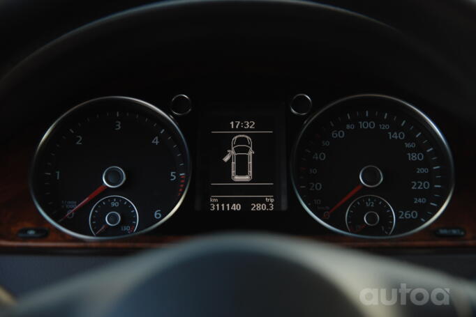 Volkswagen Passat B7 Variant wagon 5-doors