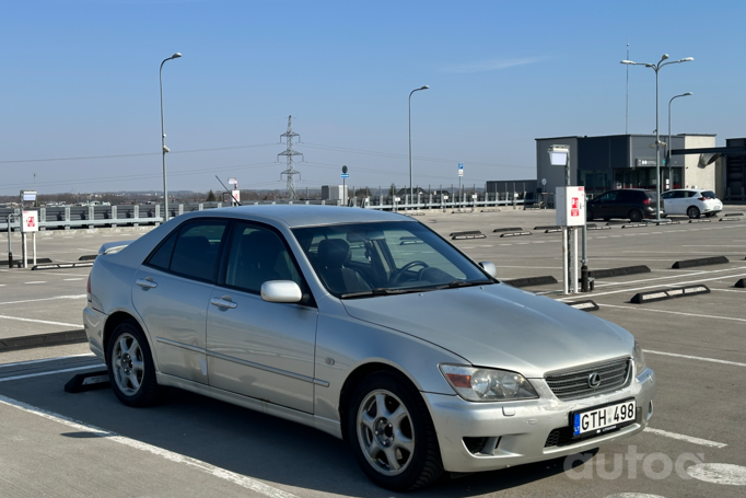 Lexus IS XE10 Sedan