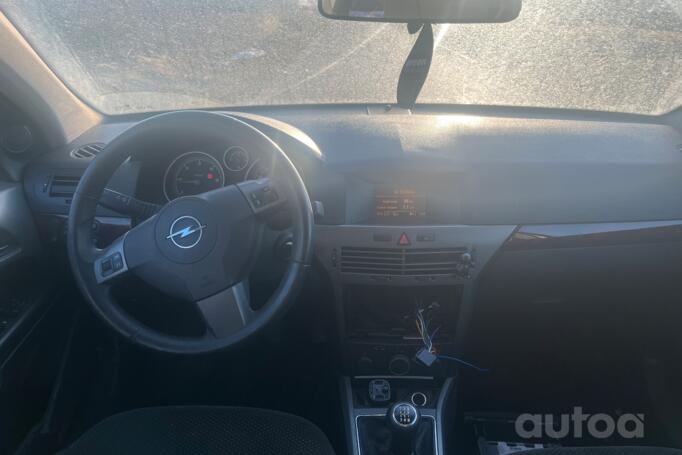 Opel Astra H Hatchback