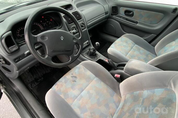 Renault Laguna 1 generation Liftback