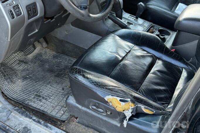 Mitsubishi Pajero 3 generation [restyling] SUV 5-doors