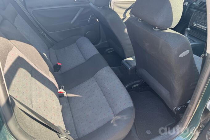 Volkswagen Passat B5 Sedan 4-doors