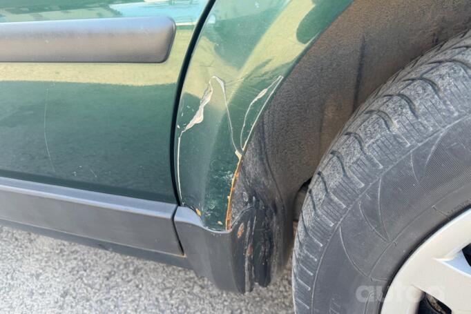 Volkswagen Passat B5 Sedan 4-doors