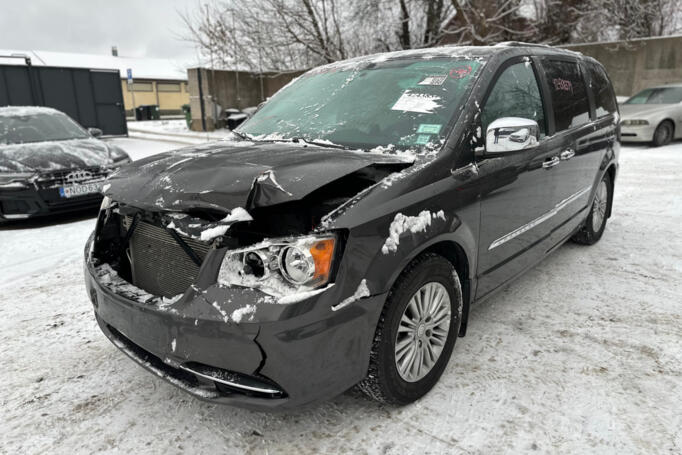 Chrysler Town & Country 5 generation [restyling]