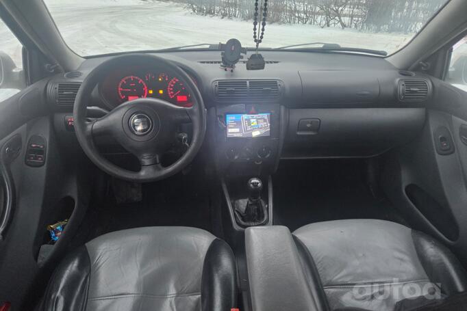 SEAT Leon 1 generation Hatchback