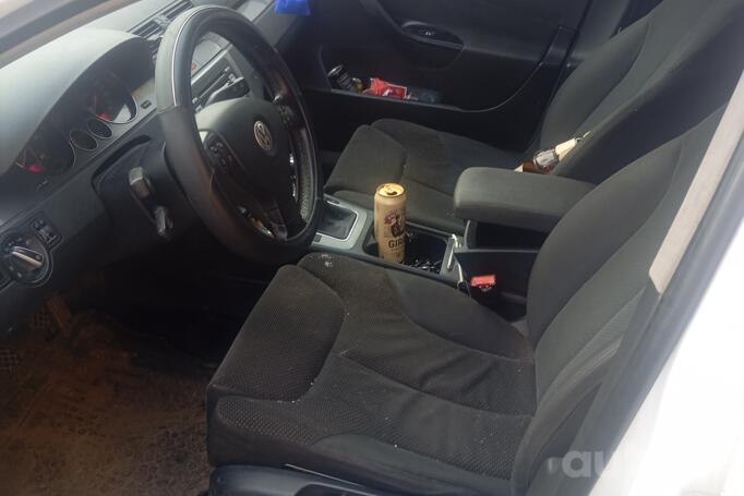 Volkswagen Passat B6 Sedan 4-doors