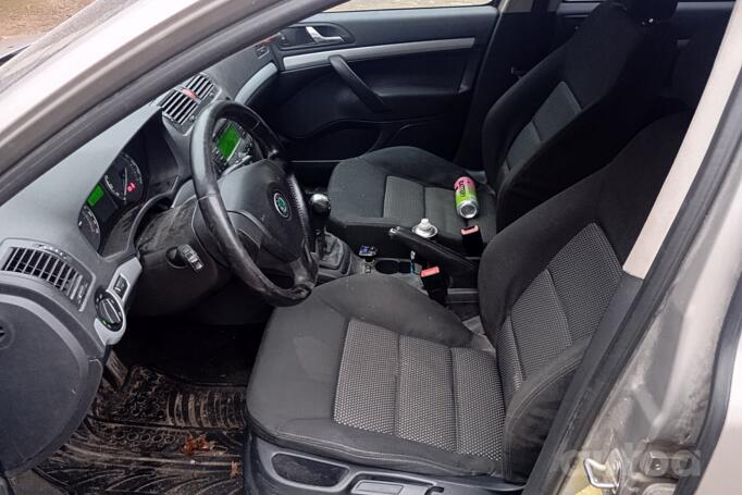 Skoda Octavia 2 generation Combi wagon 5-doors