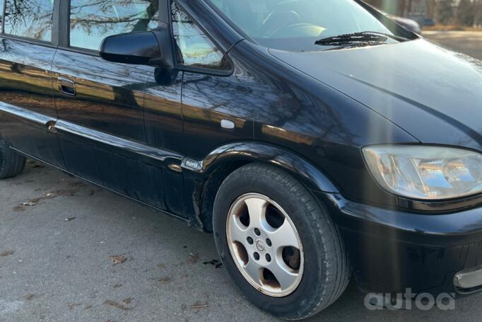 Opel Zafira A [restyling] Minivan 5-doors
