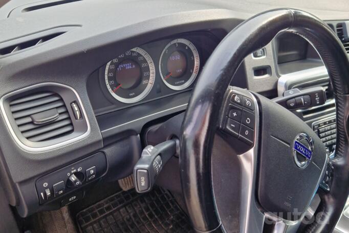 Volvo S60 2 generation Sedan