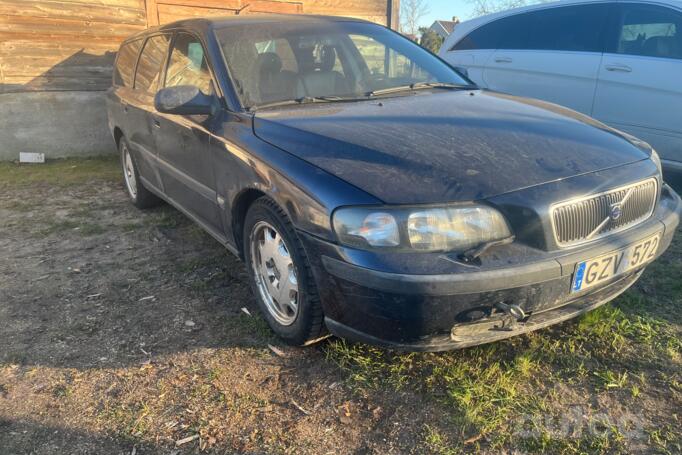 Volvo V70 2 generation wagon