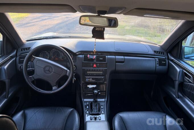 Mercedes-Benz E-Class W210 Sedan