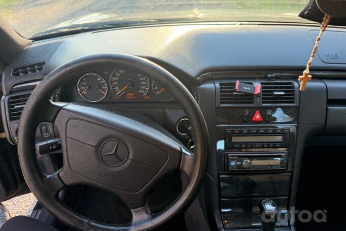 Mercedes-Benz E-Class W210 Sedan