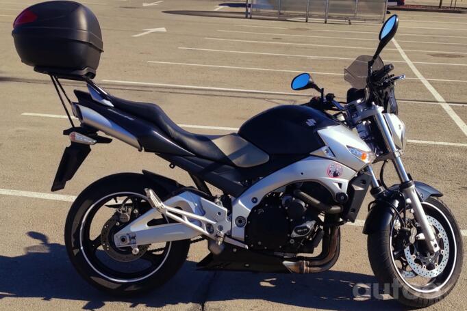 Suzuki GSR 600