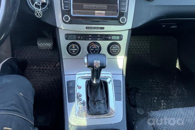 Volkswagen Passat B6 Sedan 4-doors