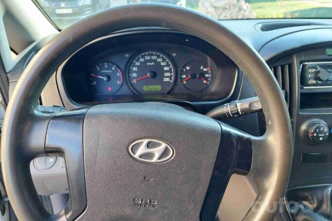 Hyundai H-1