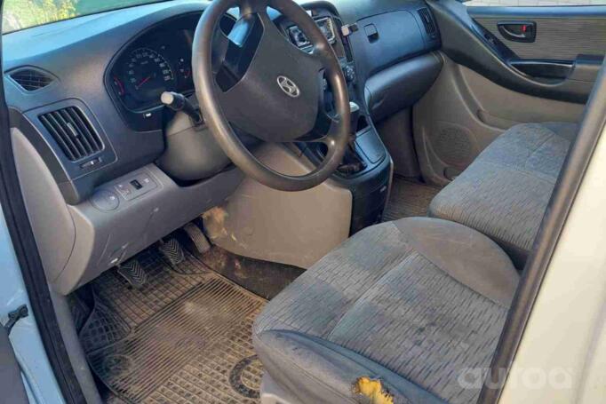 Hyundai H-1