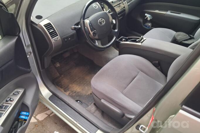Toyota Prius 2 generation Hatchback