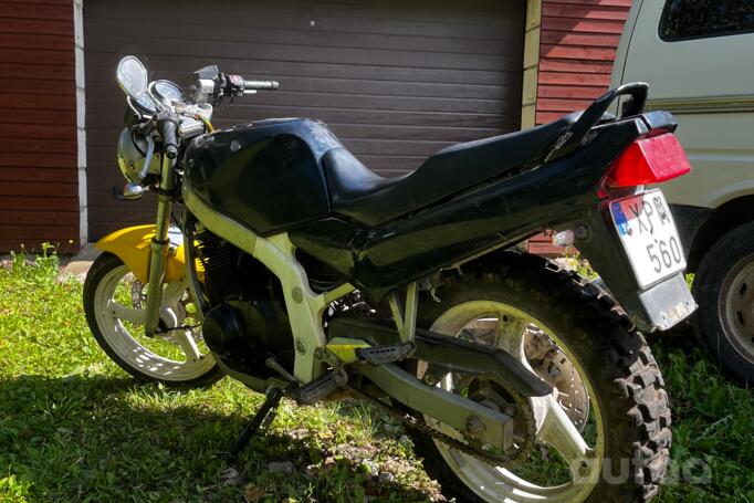 Suzuki GS