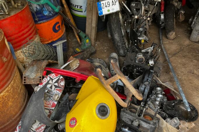 Suzuki GS