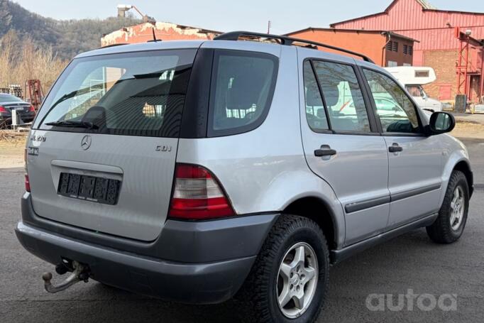 Mercedes-Benz M-Class W163 Crossover 5-doors