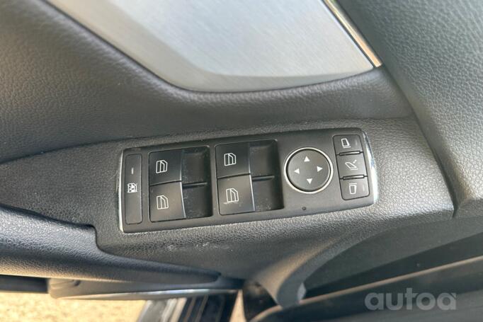 Mercedes-Benz C-Class W204/S204 Sedan 4-doors