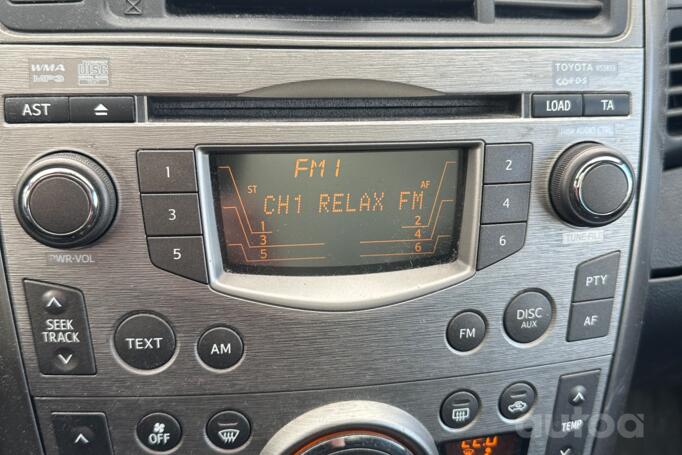 Toyota Verso 1 generation Minivan