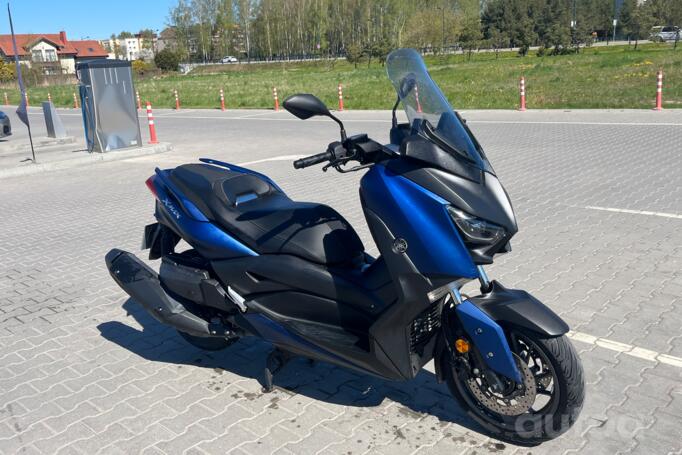 Yamaha X-MAX