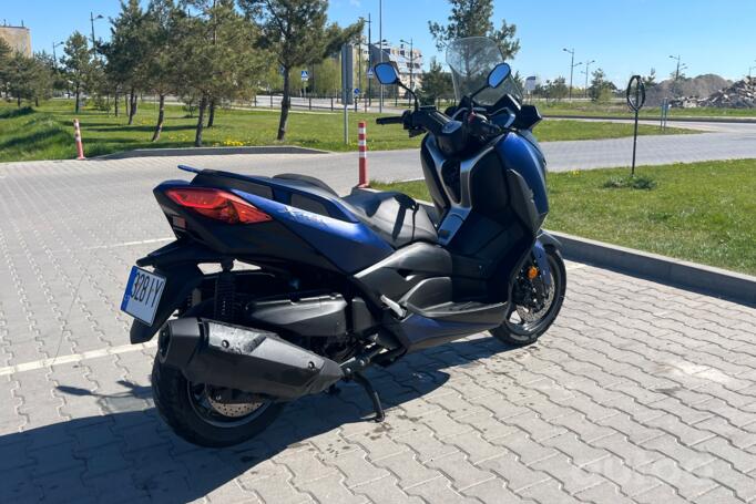 Yamaha X-MAX