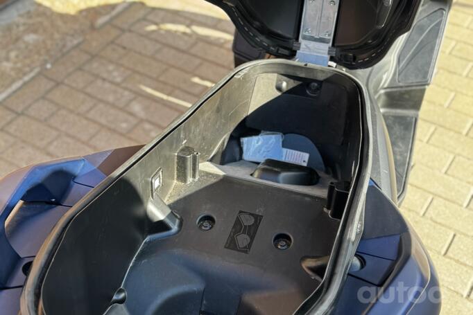 Yamaha X-MAX