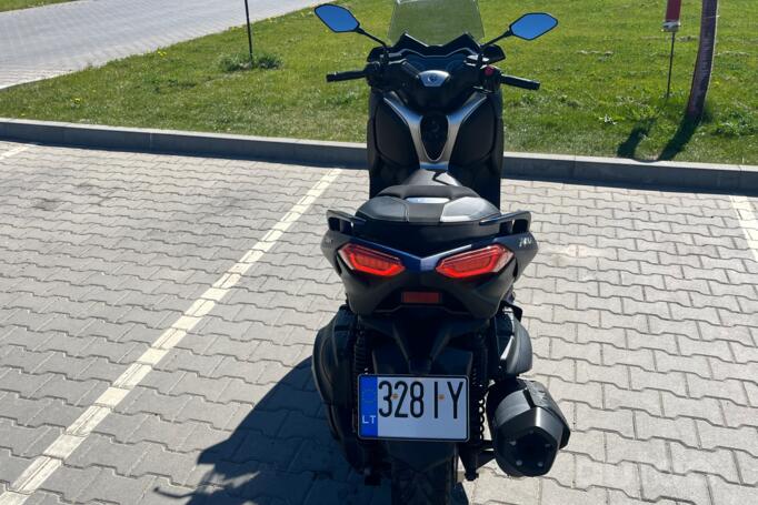 Yamaha X-MAX
