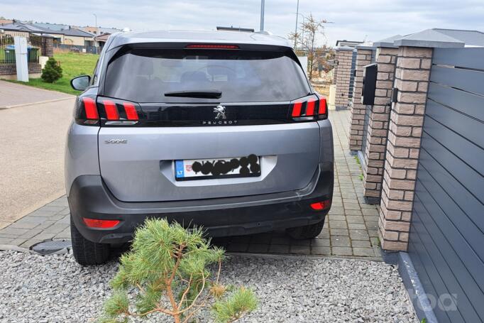 Peugeot 5008 2 generation Crossover