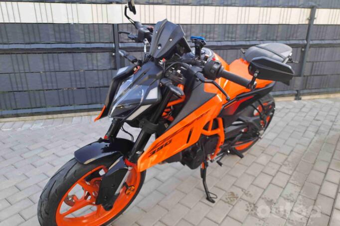 KTM Duke