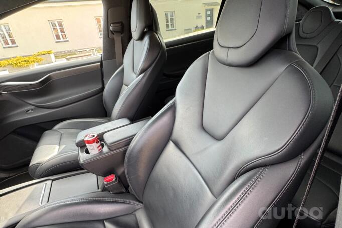 Tesla Model X 1 generation Crossover