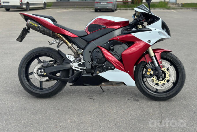 Yamaha R1
