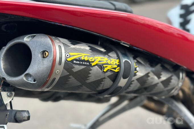 Yamaha R1