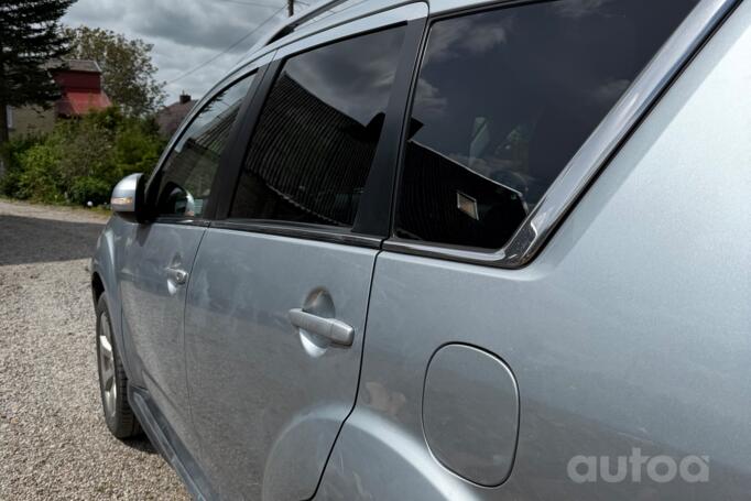 Mitsubishi Outlander 2 generation [restyling]