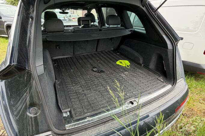 Audi Q7 4M Crossover