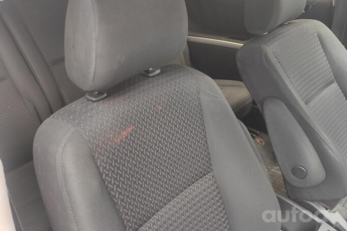 Toyota Corolla Verso 1 generation [restyling] Minivan