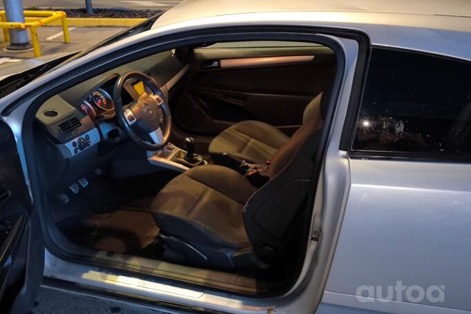 Opel Astra H Hatchback