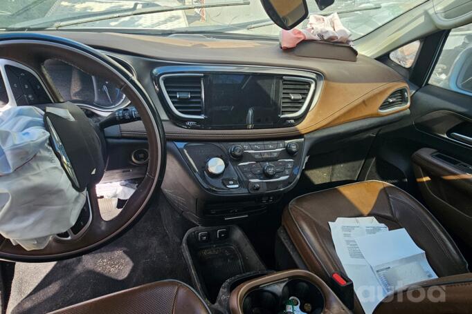Chrysler Pacifica 2 generation Minivan